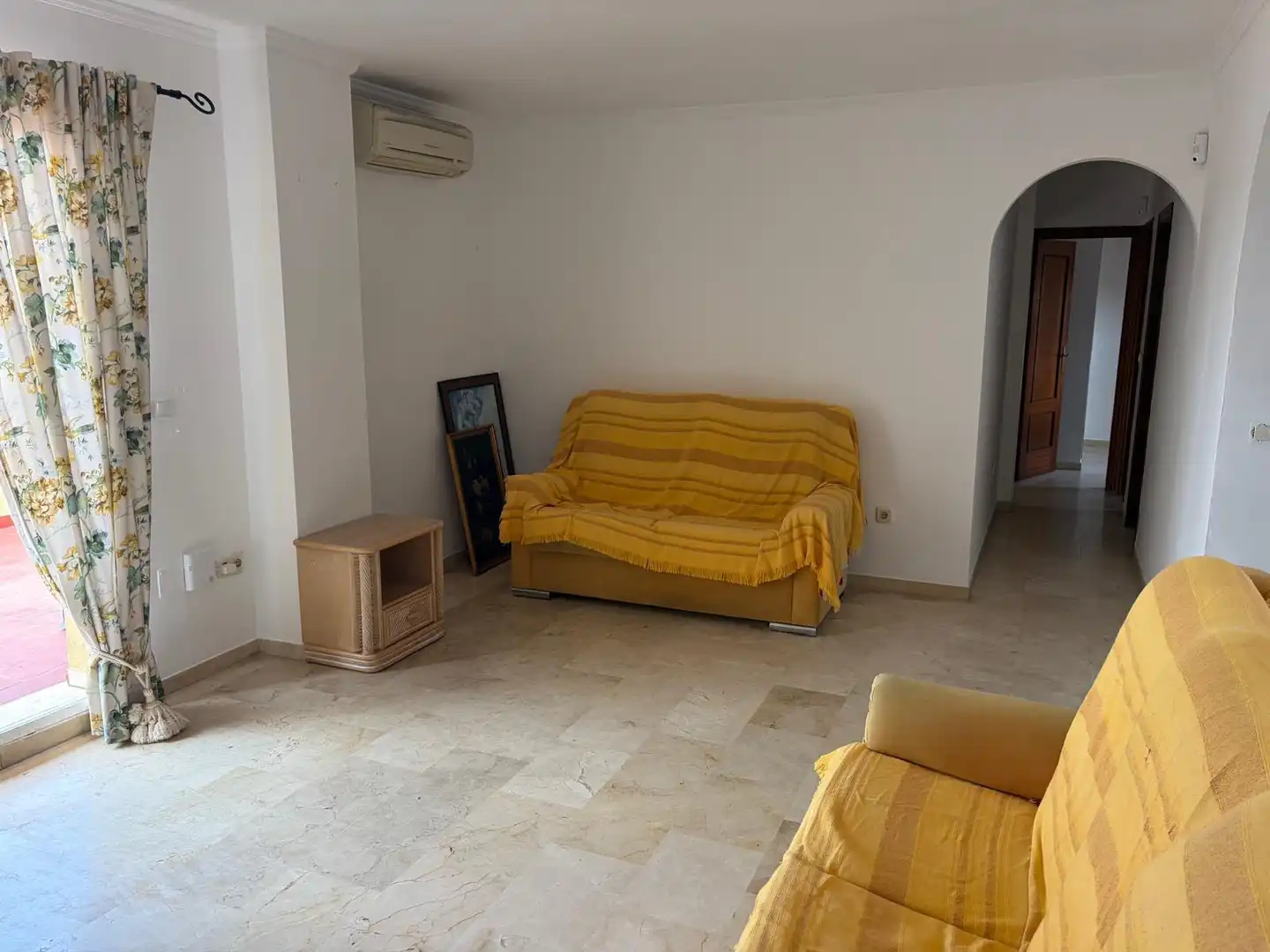 Wohnzimmer von Wohnung zum Verkauf in Fuengirola mit Klimaanlage, Terrasse und Möbliert