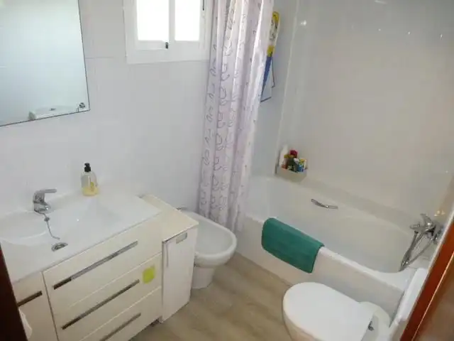 Piso con piscina en alquiler en Avenida Reina Sofía 21, imagen 17