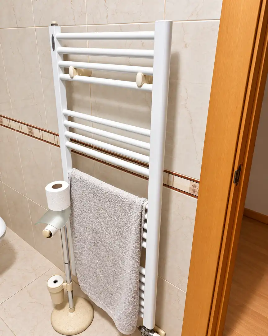 Bathroom of Flat for sale in Torrefarrera, Lleida