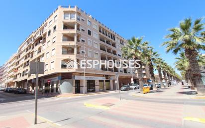 Vista exterior de Apartament en venda en Guardamar del Segura amb Aire condicionat, Terrassa i Balcó