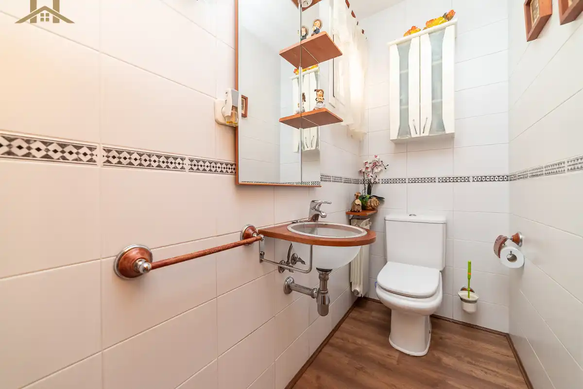 Baño de Casa adosada en venta en Boadilla del Monte con Aire acondicionado, Calefacción y Jardín privado