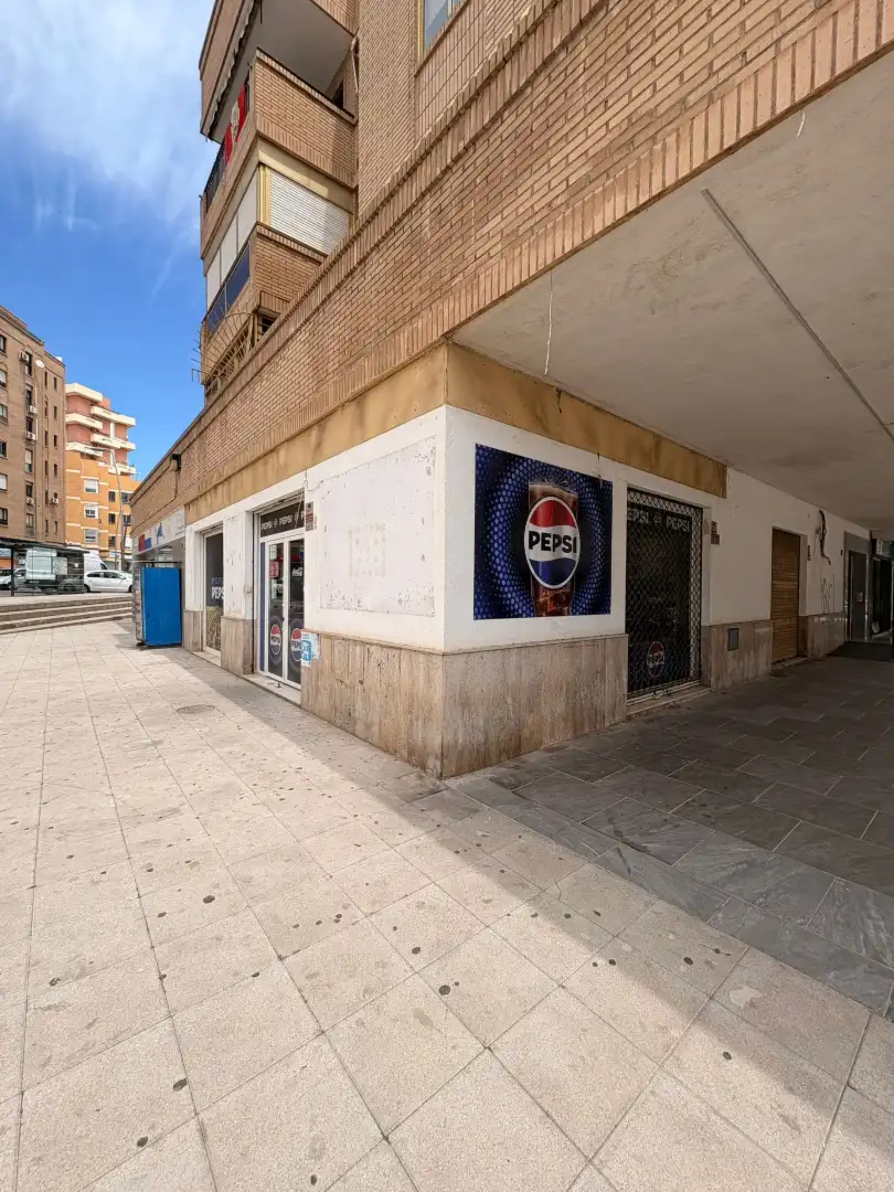 Local de alquiler en Almería