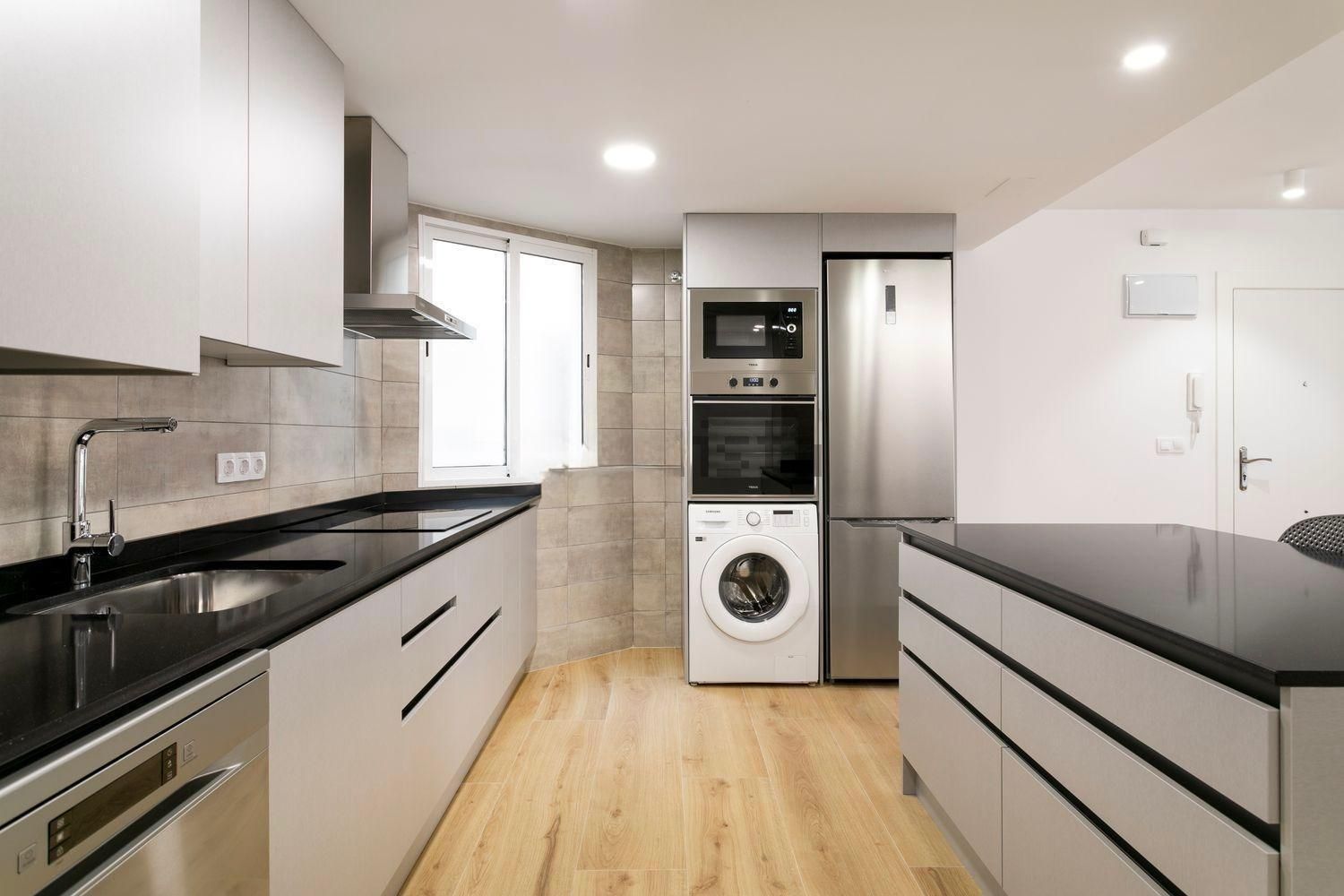 Flat to rent in Calle PINTOR MURILLO, Mercado