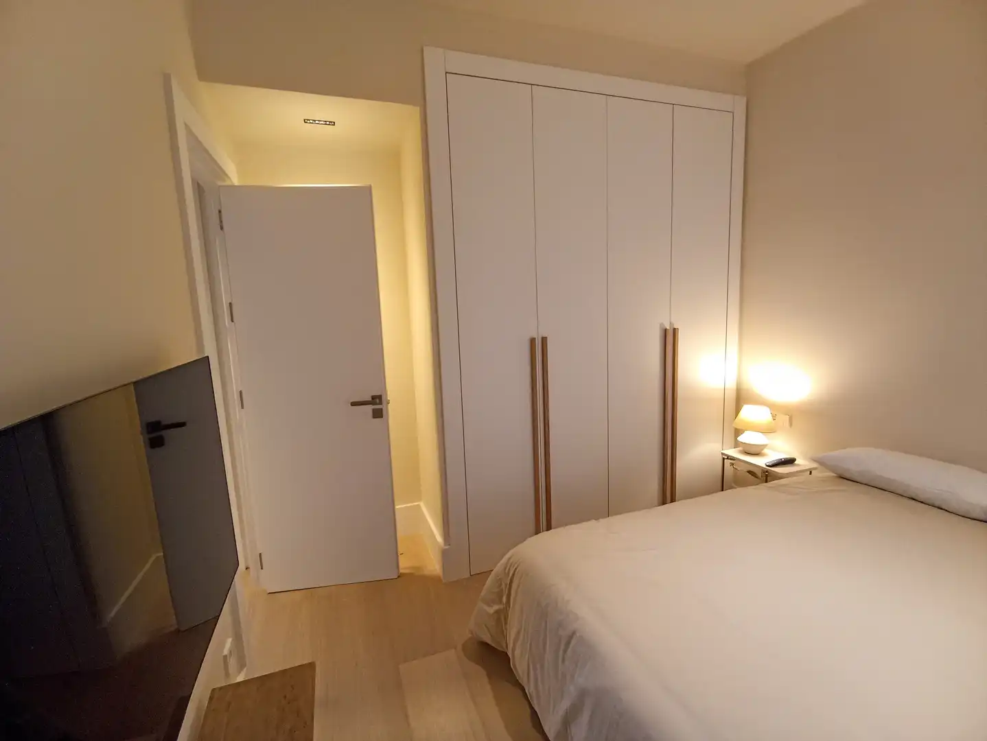 Flat for rent in Calle Asturias, Parque San Francisco - Uría