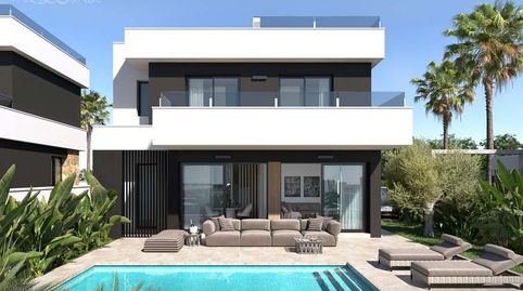 Chalet con 3 dormitorios, solárium y piscina privada en Ciudad Quesada