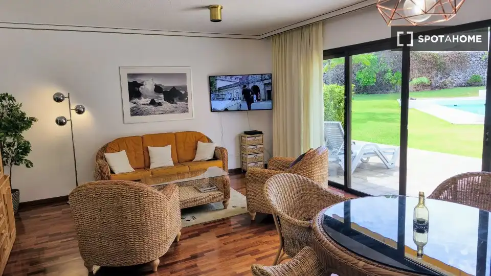 Habitación en San Antonio - Las Arenas