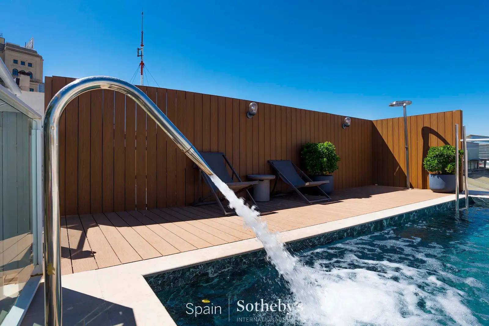 Piscina de Apartamento en venta en Madrid con Aire acondicionado, Calefacción y Terraza