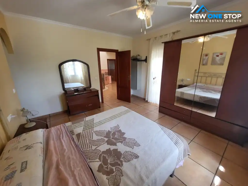 Dormitori de Casa adosada en venda en Cuevas del Almanzora amb Aire condicionat, Calefacció i Jardí privat