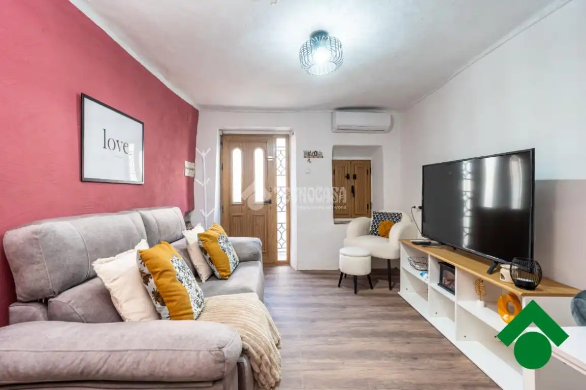 Sala d'estar de Casa adosada en venda en Íllora