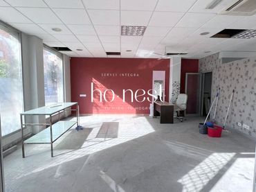 Business premises for sale in Plaça Maria Manent