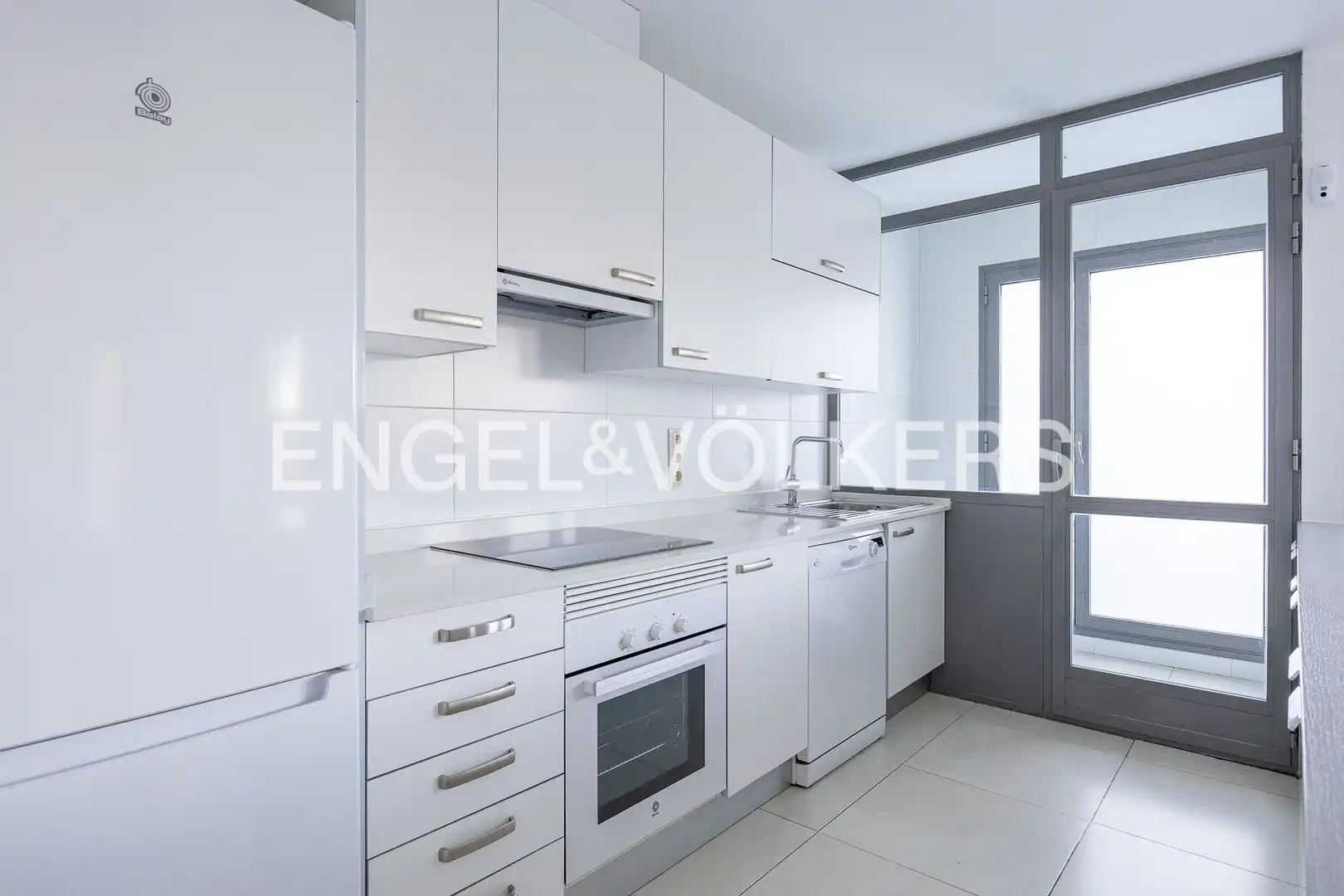 Cocina de Piso en venta en Madrid con Aire acondicionado, Calefacción y Jardín privado