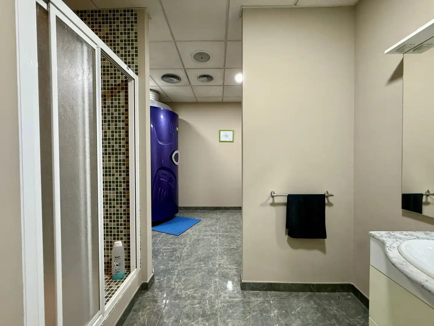 Baño de Local en venta en Terrassa con Aire acondicionado, Calefacción y Internet