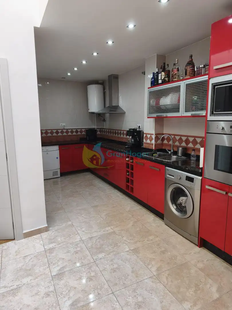 Cuina de Casa o xalet en venda en Sevilla amb Traster, Moblat i Balcó