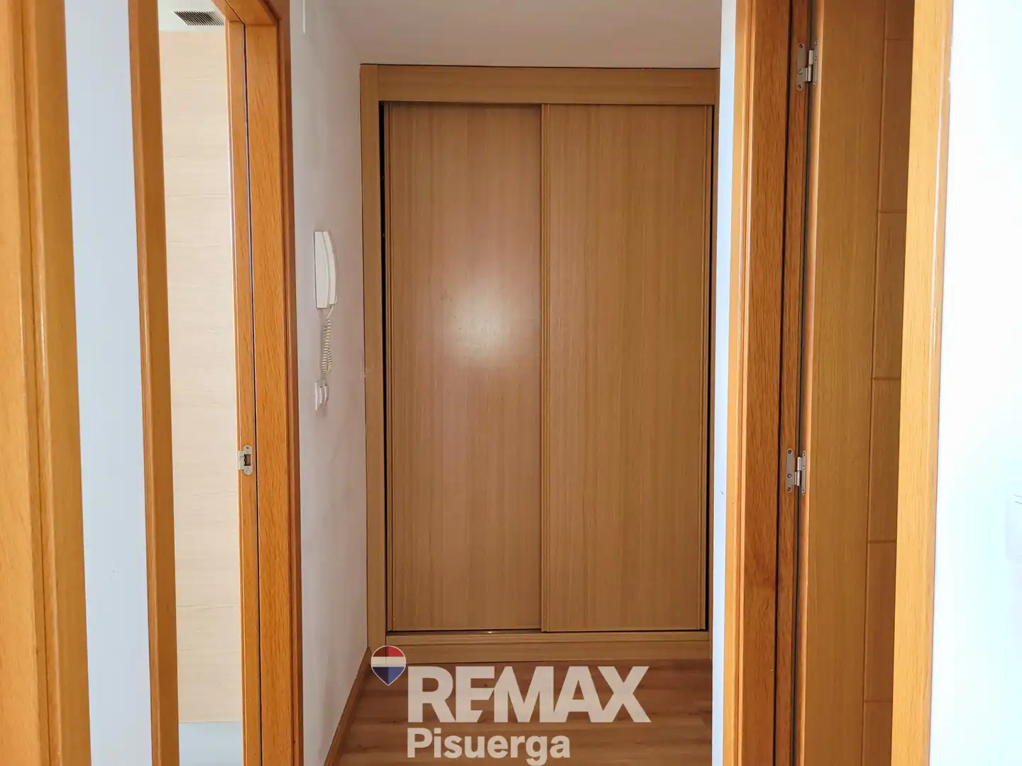 Wohnung zum Verkauf in Santovenia de Pisuerga mit Heizung, Abstellraum und Balkon