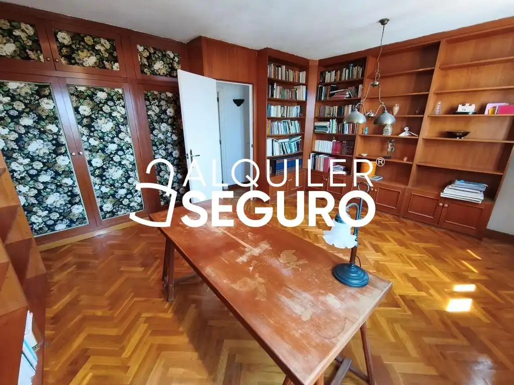 Flat for rent in Alicante / Alacant  with Heating, Terrace and Furnished