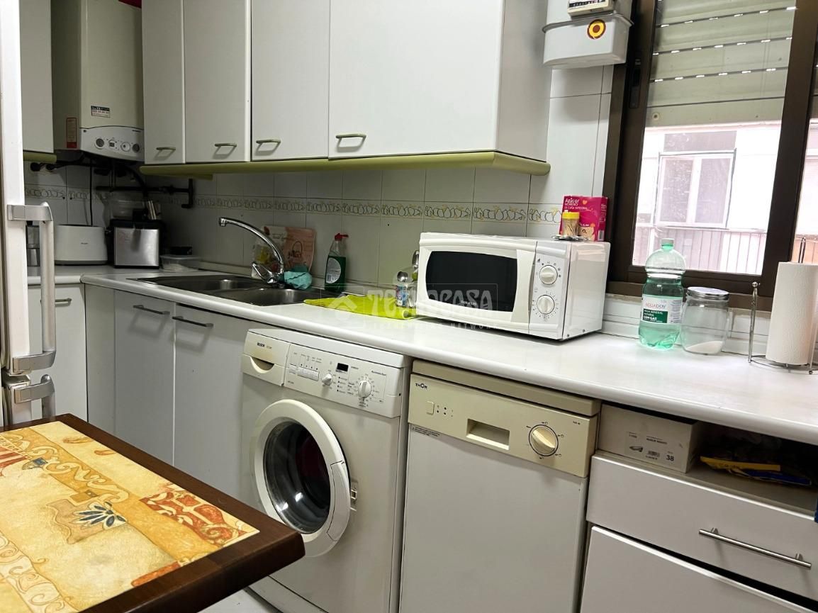 Kitchen of Flat for sale in Móstoles  with Heating and Balcony