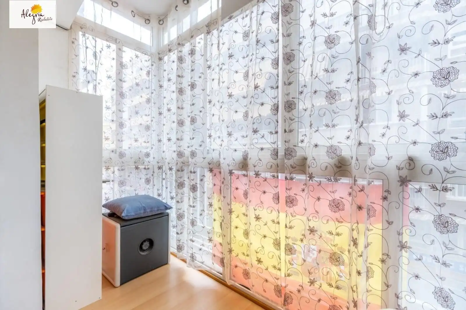 Habitación de Apartamento en venta en Alicante / Alacant con Calefacción y Amueblado
