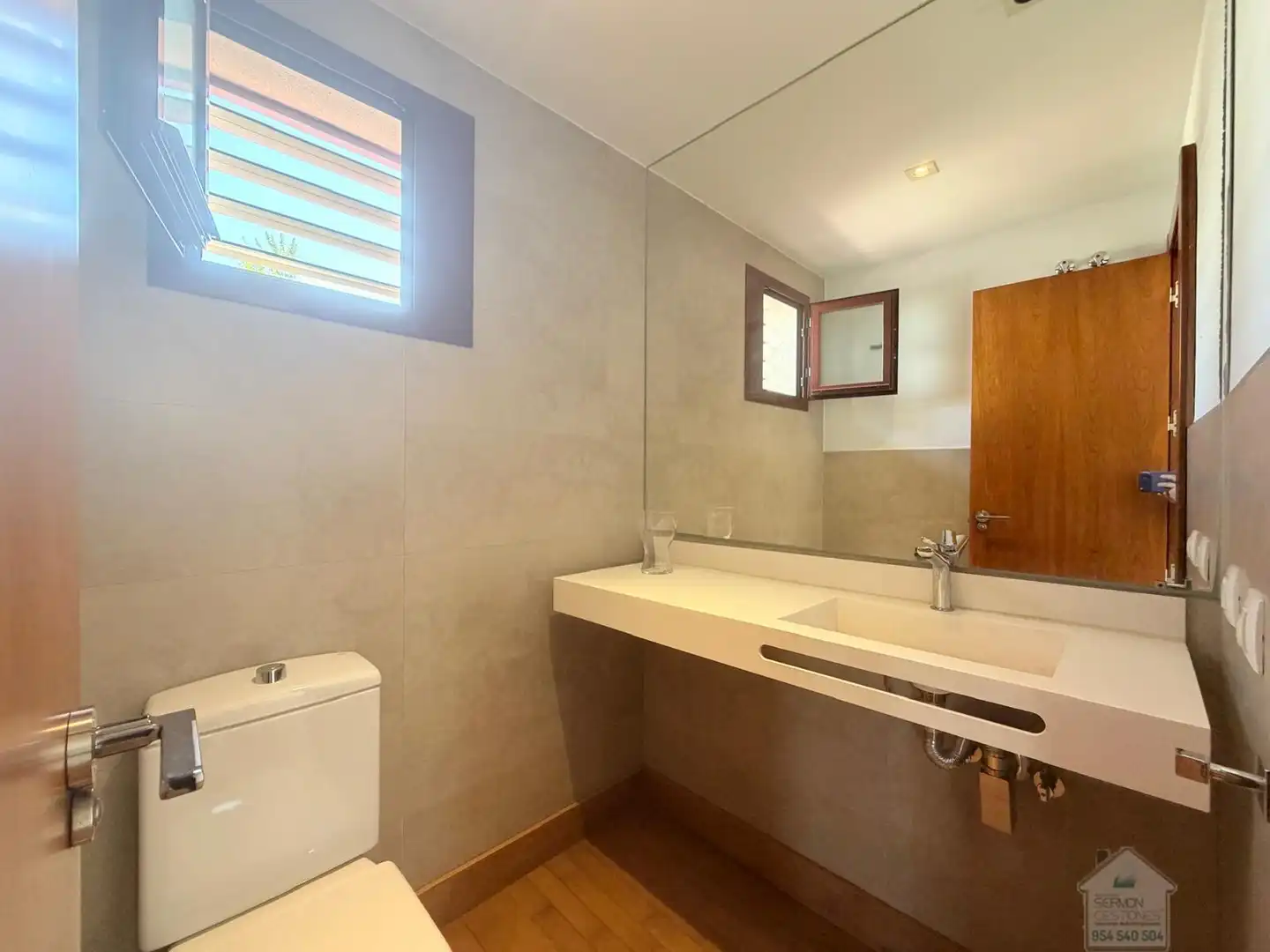 Baño de Casa o chalet de alquiler en Montequinto con Aire acondicionado, Parquet y Terraza