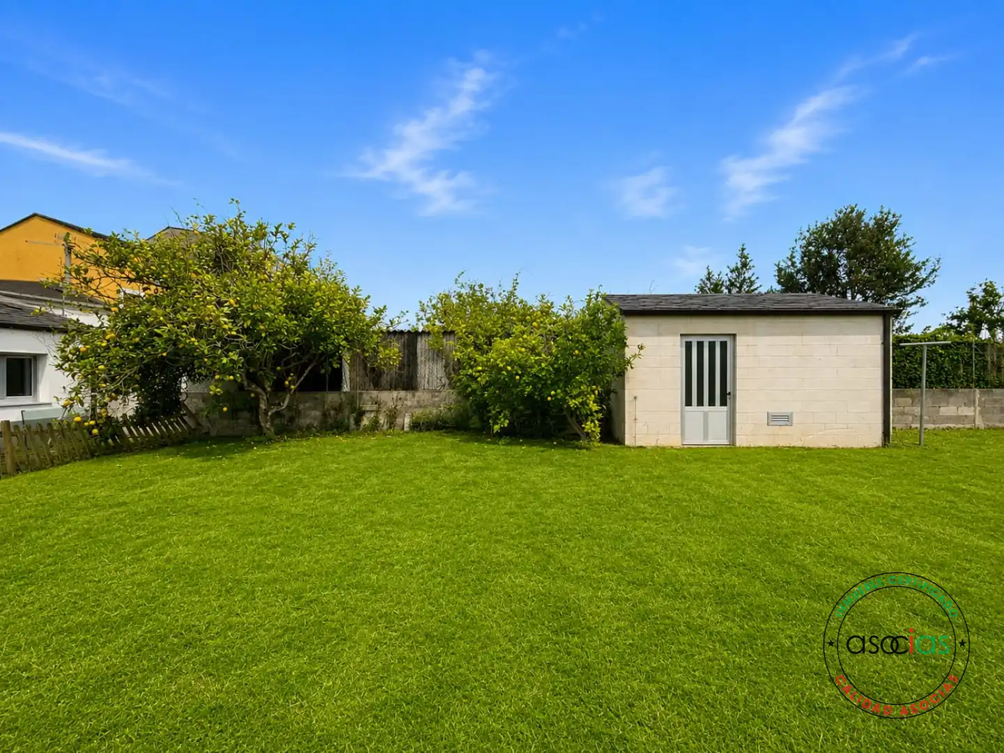 Garten von Einfamilien-Reihenhaus zum Verkauf in Ribadeo mit Heizung und Abstellraum