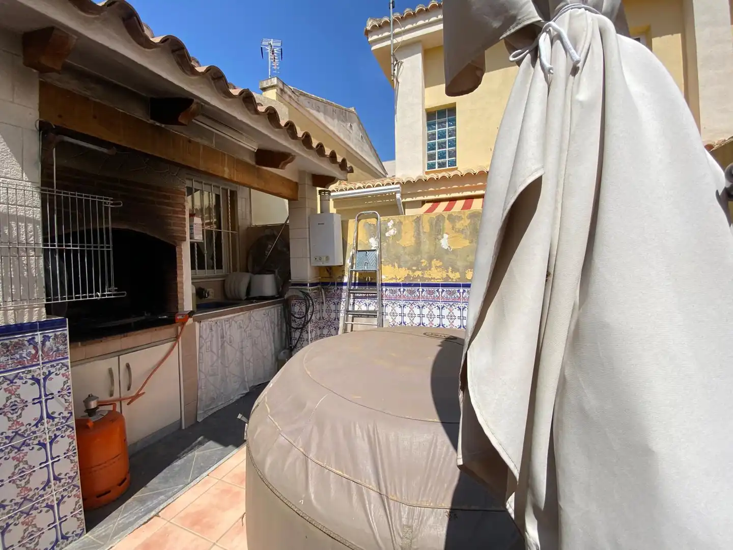 Terrassa de Casa adosada en venda en Bellreguard amb Aire condicionat, Jardí privat i Traster