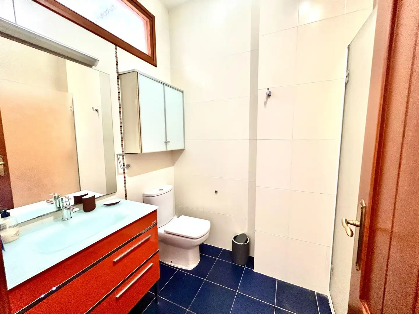 Badezimmer von Haus oder Chalet zur Miete in Rafelbuñol / Rafelbunyol mit Klimaanlage, Heizung und Privatgarten