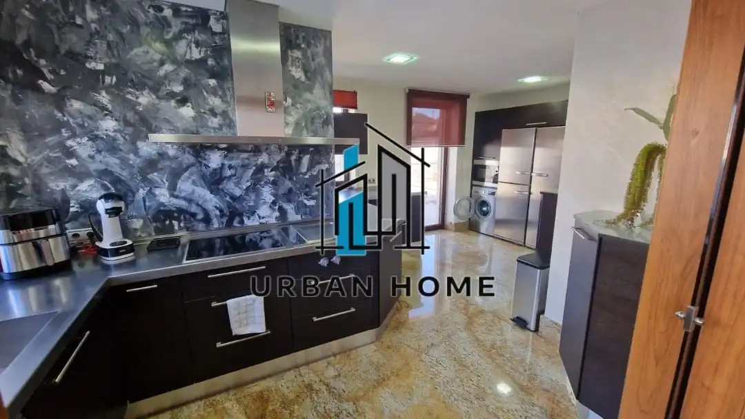 Kitchen of Houses for sale in León Capital   with Heating, Private garden and Terrace
