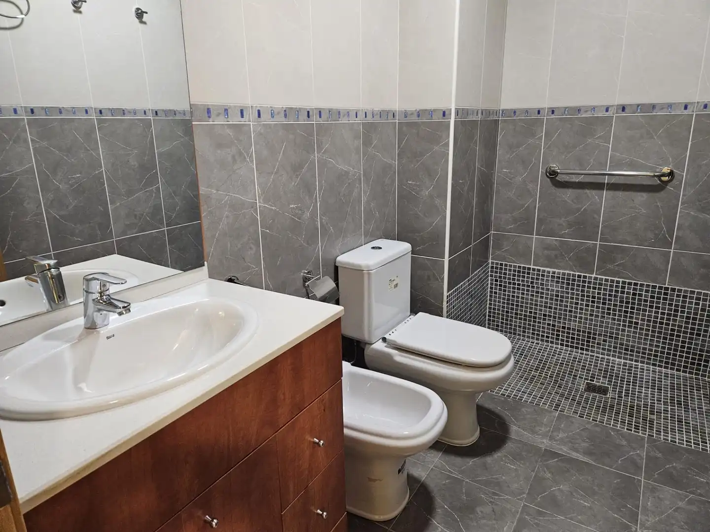 Baño de Ático en venta en Torrelavit con Calefacción y Balcón