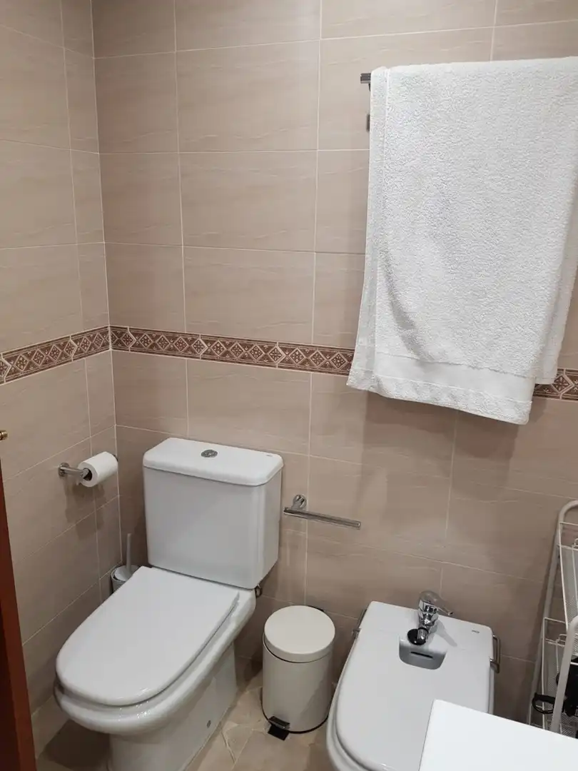 Bany de Pis de lloguer en Córdoba amb Aire condicionat, Calefacció i Jardí privat