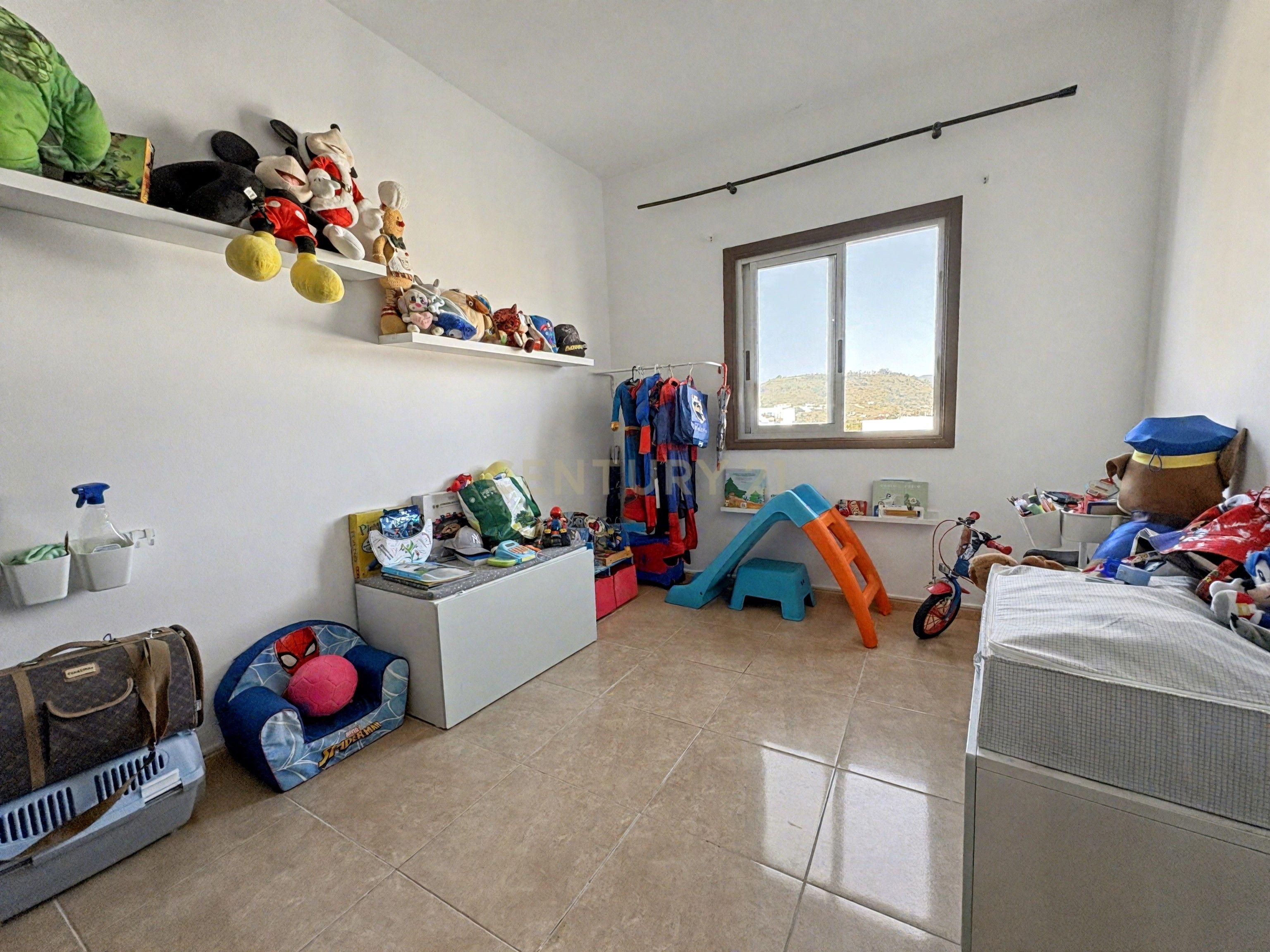 Dormitori de Apartament en venda en San Cristóbal de la Laguna amb Forn, Balcó i Alarma