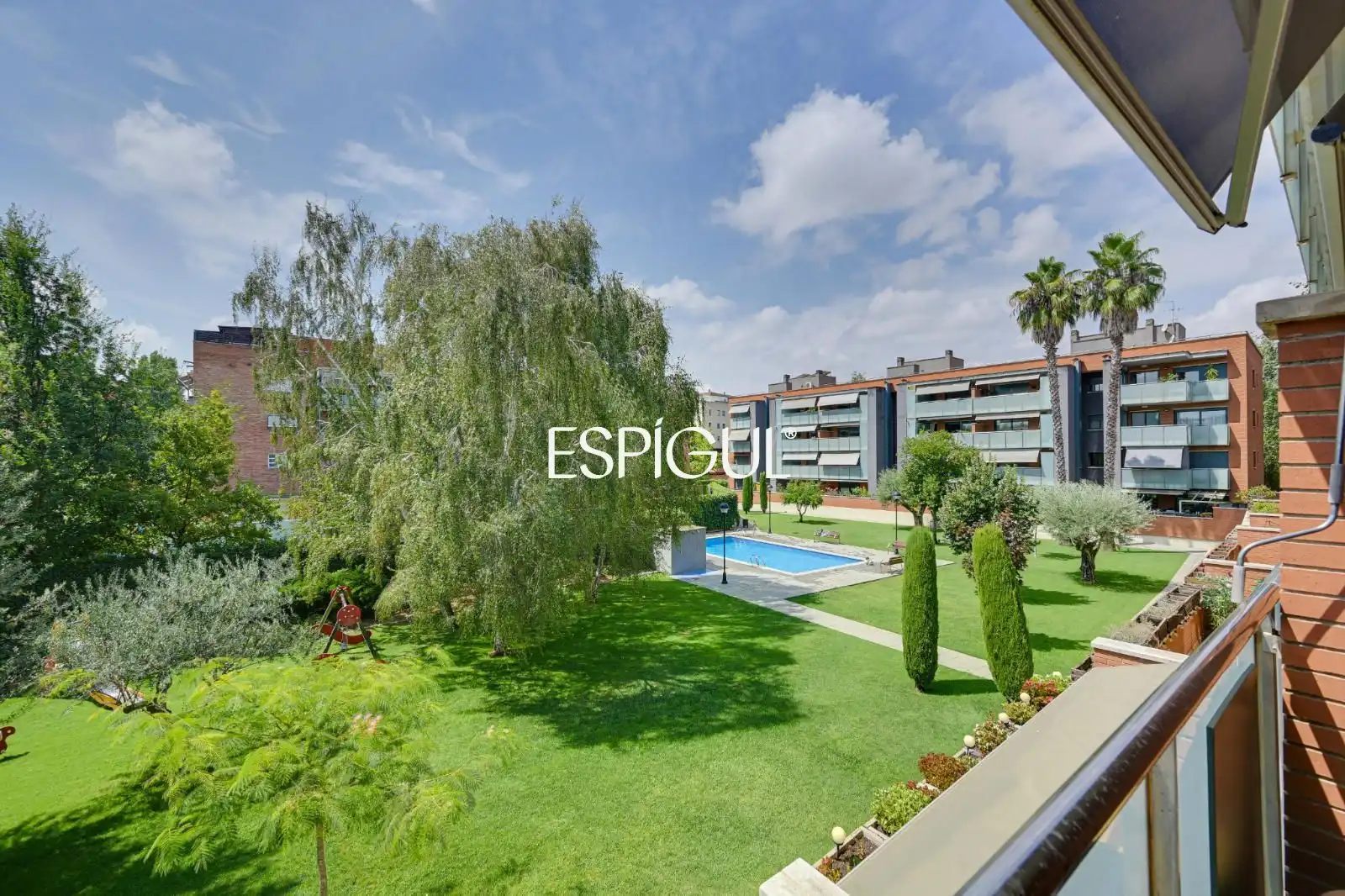 Jardín de Piso en venta en Sant Cugat del Vallès con Calefacción, Parquet y Terraza