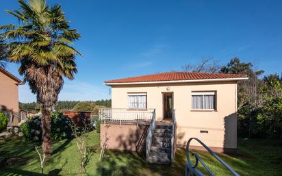 Vista exterior de Casa o xalet en venda en Coirós amb Jardí privat