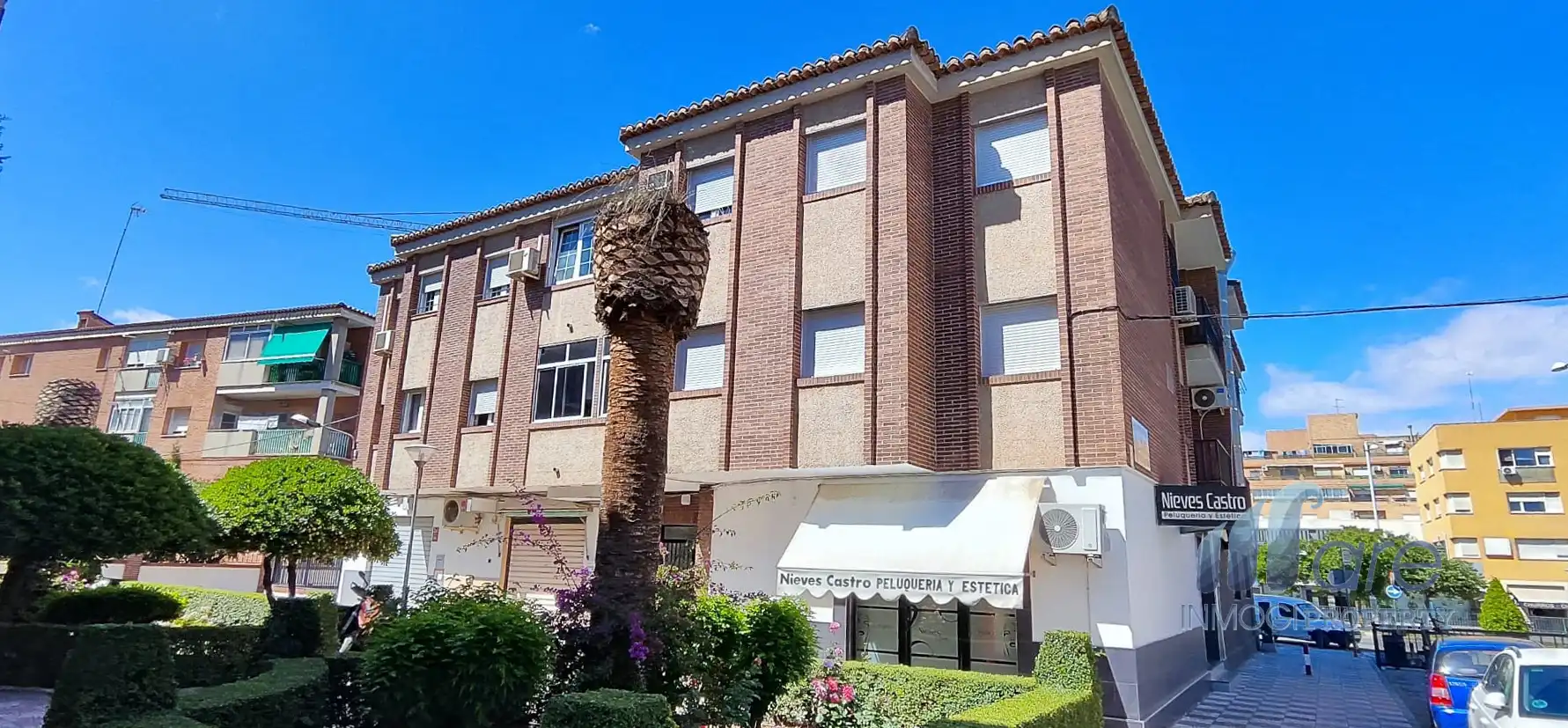 Außenansicht von Wohnung zum Verkauf in Granada mit Klimaanlage, Privatgarten und Terrasse