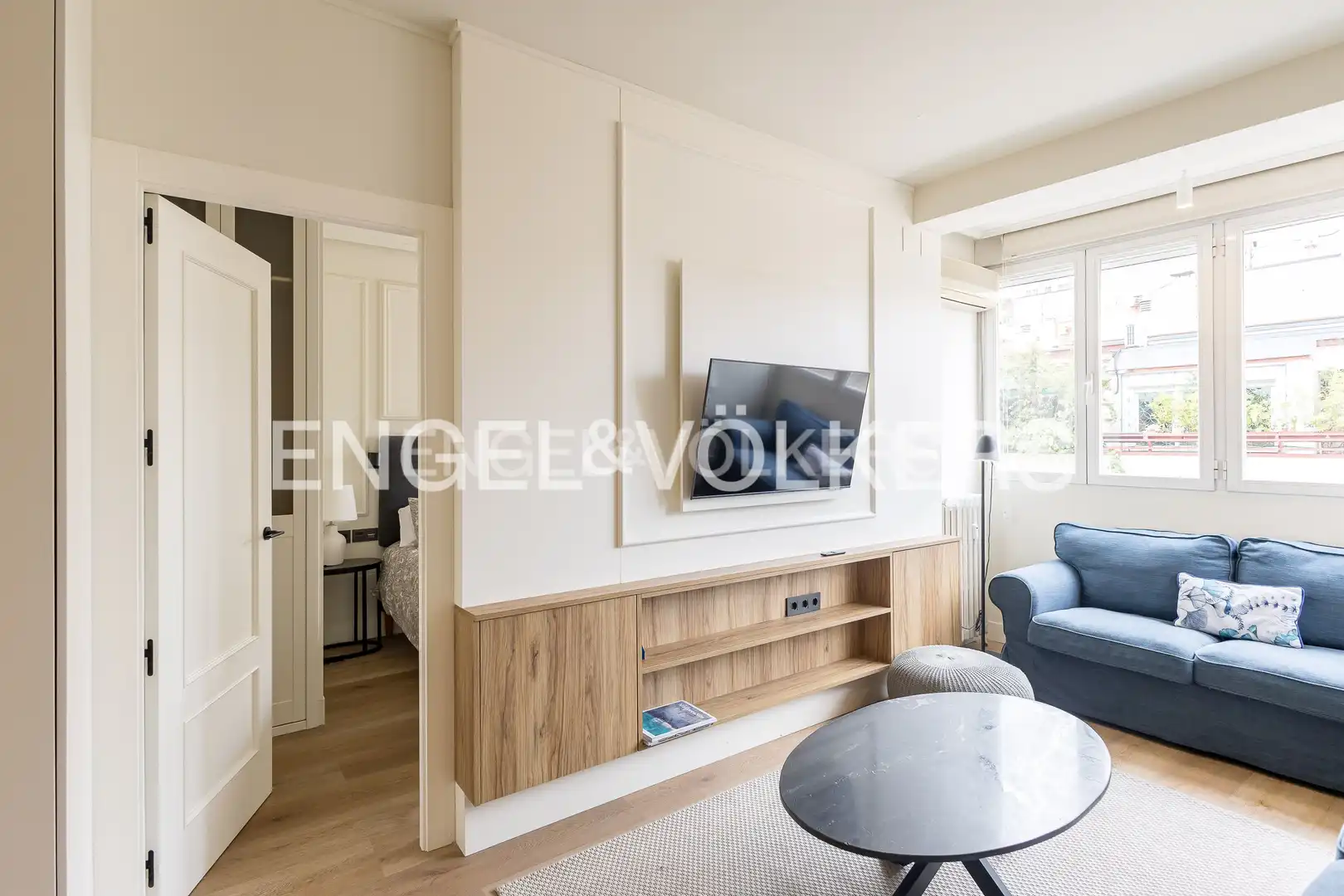 Living room of Flat for rent in Madrid  with Air Conditioner, Heating and Storage room