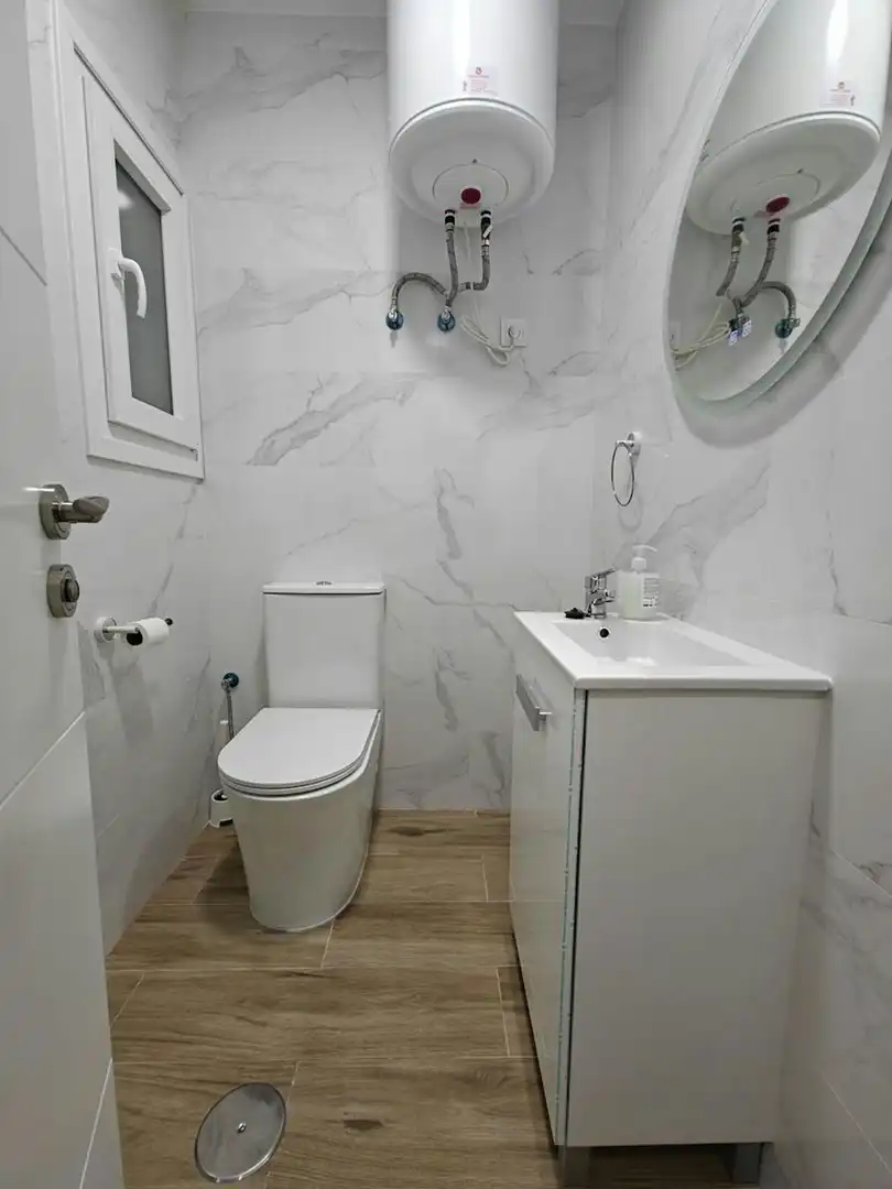 Bathroom of Flat for share in Madrid  with Heating and Washing machine