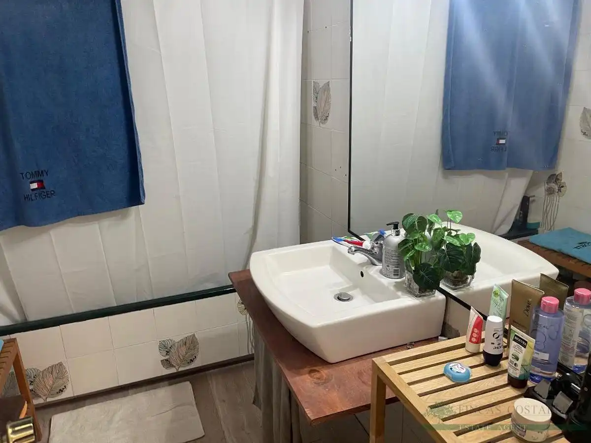 Bany de Apartament en venda en Sant Feliu de Guíxols amb Calefacció, Terrassa i Piscina comunitària