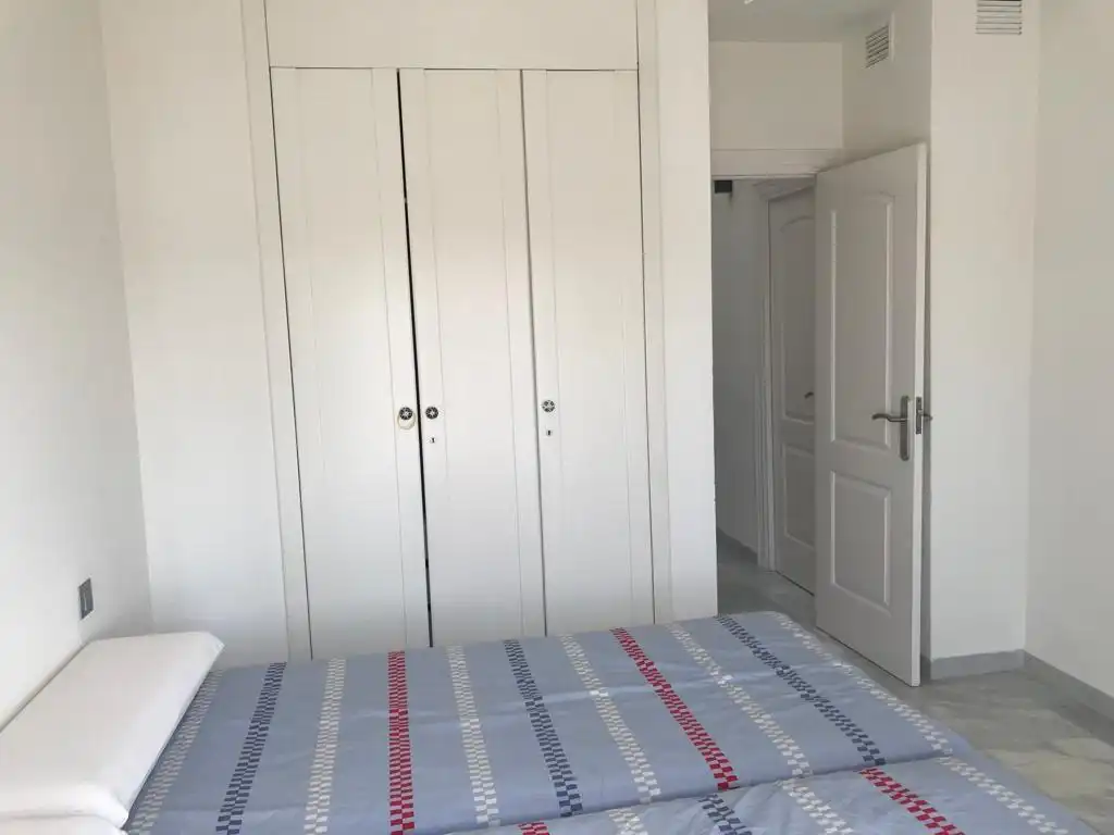 Habitación de Casa o chalet de alquiler en Estepona con Amueblado y Se aceptan mascotas