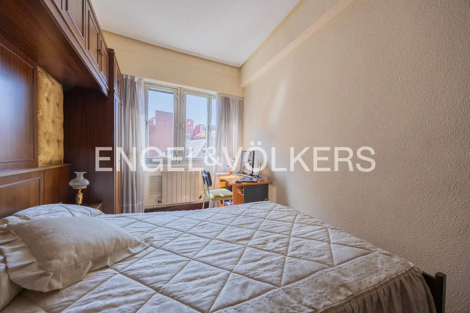 Schlafzimmer von Wohnung zum Verkauf in Bilbao  mit Heizung und Balkon