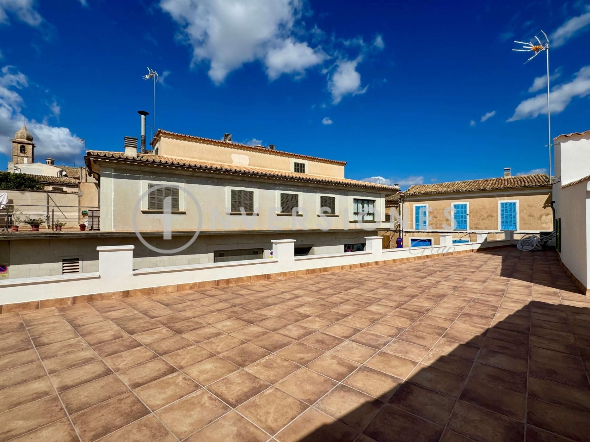 Vista exterior de Casa o xalet en venda en Maria de la Salut amb Parquet, Terrassa i Traster
