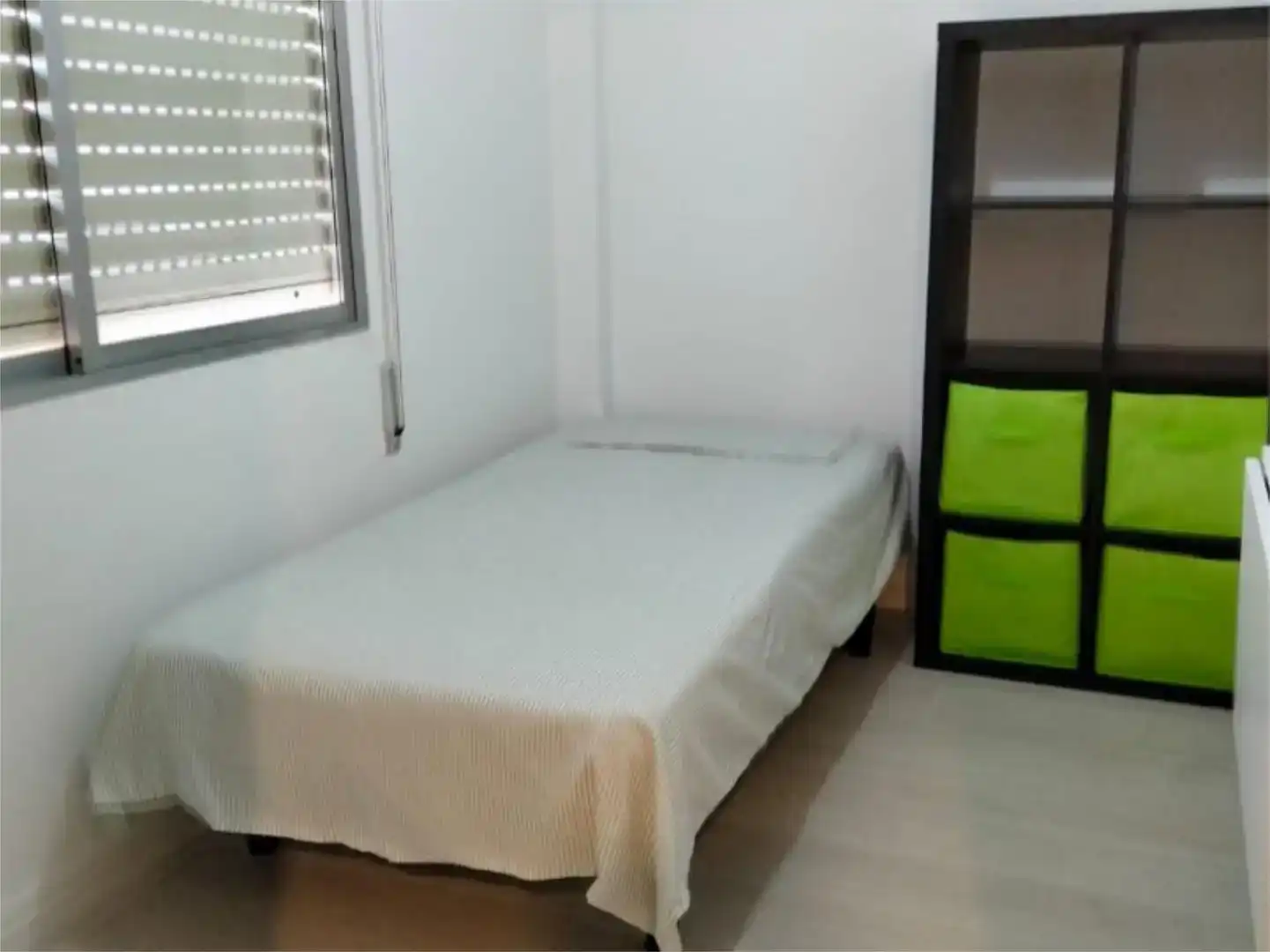 Habitación de Piso de alquiler en Cabanas con Parquet, Amueblado y Horno