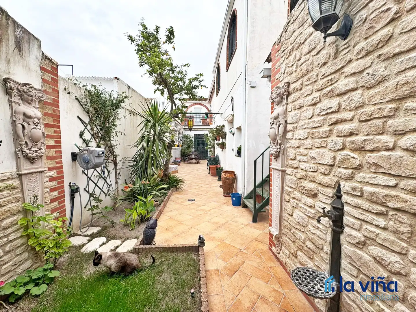Jardín de Casa o chalet en venta en Aguadulce (Sevilla) con Calefacción, Jardín privado y Terraza