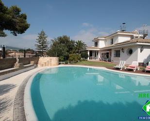 Swimming pool of House or chalet for sale in El Puerto de Santa María  with Air Conditioner, Heating and Private garden