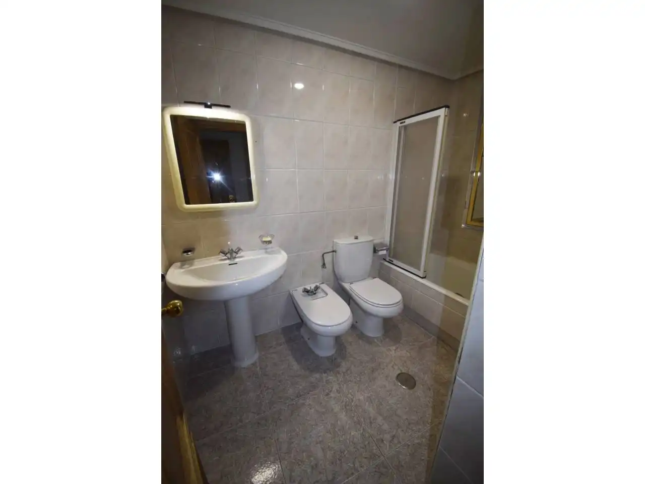 Baño de Piso en venta en León Capital  con Calefacción, Parquet y Terraza