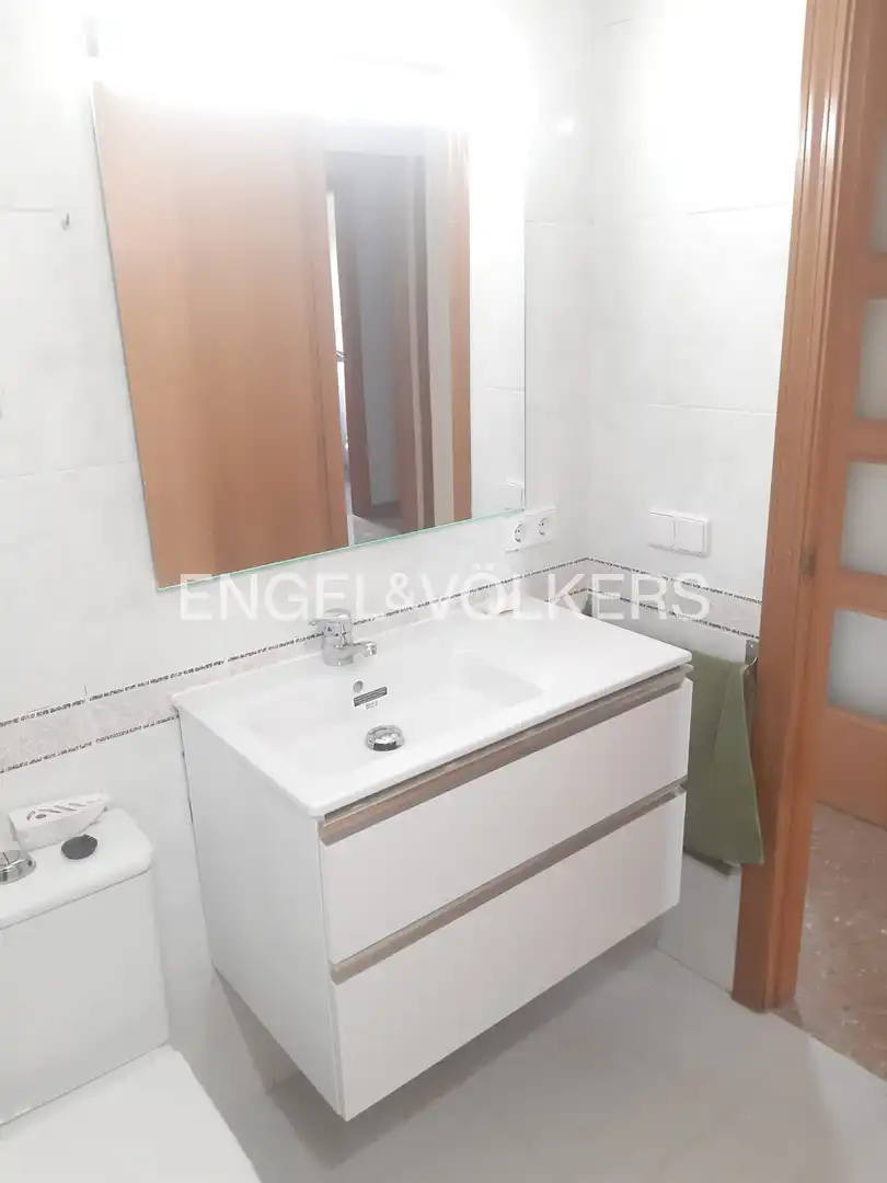 Badezimmer von Wohnung zur Miete in Valencia mit Heizung, Terrasse und Balkon