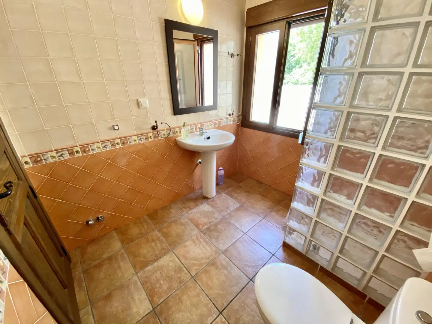 Baño de Casa o chalet en venta en Los Cortijos  con Calefacción, Terraza y Trastero