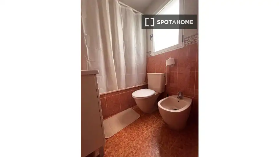 Bathroom of Flat for rent in Moncada  with Air Conditioner, Heating and Furnished