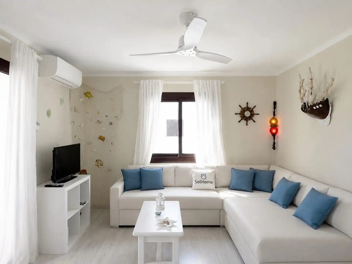 Wohnzimmer von Wohnungen zum Verkauf in L'Escala mit Klimaanlage, Parkett und Terrasse
