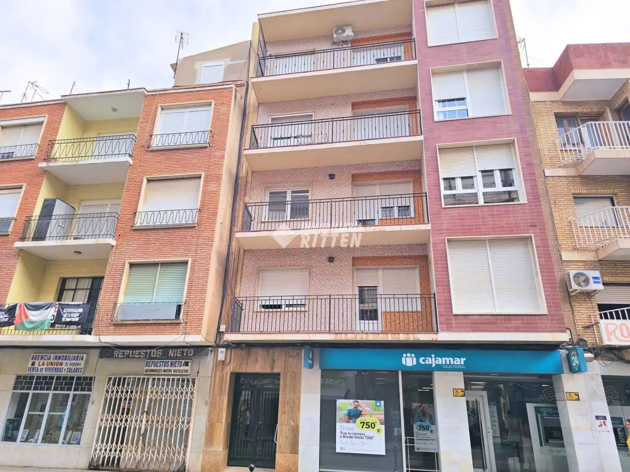 Vista exterior de Pis en venda en La Unión amb Balcó