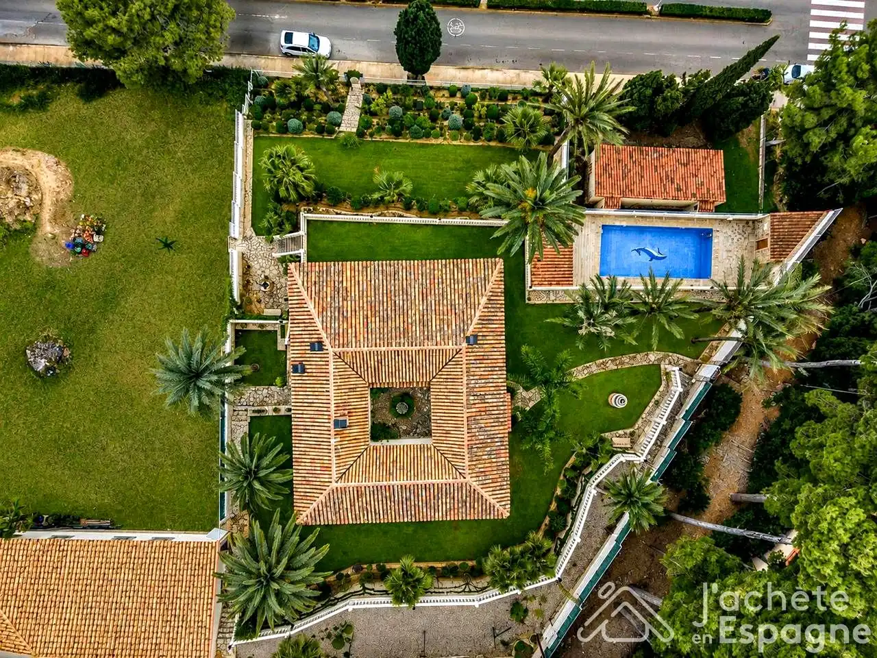 House with pool for sale in Avinguda de les Fonts, imagen 4