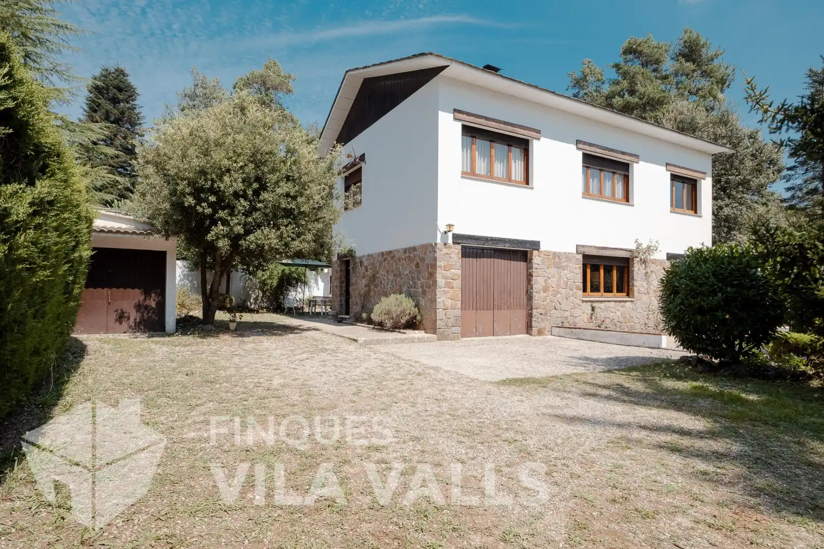 Vista exterior de Casa o xalet en venda en Sant Quirze Safaja amb Jardí privat