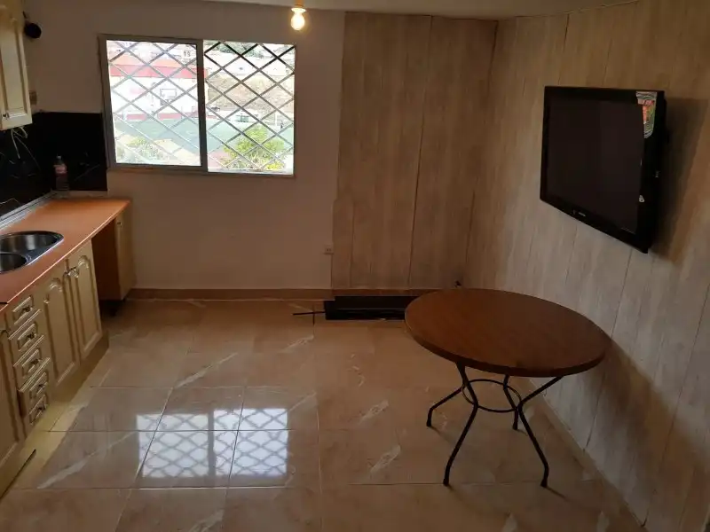 Habitación de Planta baja en venta en Plasencia con Aire acondicionado y Jardín privado
